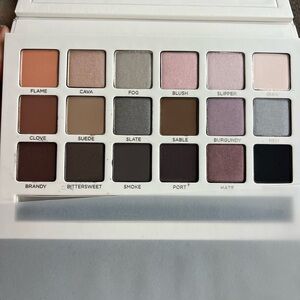 Beautycounter Necessary Neutrals Eyeshadow Palette RARE. & NEW IN BOX